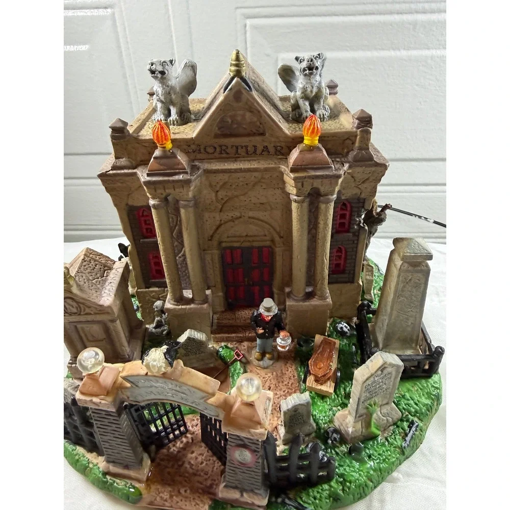 Lemax Spooky Town Forlorn Cemetery Music Lights Halloween 95839 READ DESCRIPTION